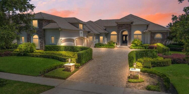 Bent Danholm Enters Into Strategic Advertising Partnership with duPont REGISTRY Elevating Luxury Listings