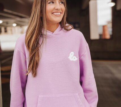 Metro Detroit teen Lola Winters turns viral TikTok fame into a sold-out clothing brand - FirstPublisher.org