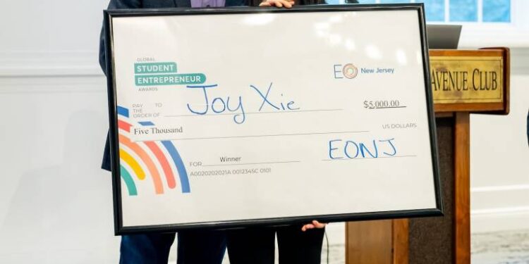 Rutgers Robert Wood Johnson Medical School Student Wins Global Student Entrepreneur Awards in New Jersey Finals - FirstPublisher.org