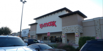 Books-A-Million Celebrates Grand Opening with Ribbon Cutting in New Caney's Valley Ranch Town Center - FirstPublisher.org