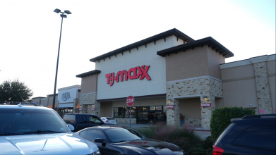 Books-A-Million Celebrates Grand Opening with Ribbon Cutting in New Caney's Valley Ranch Town Center - FirstPublisher.org