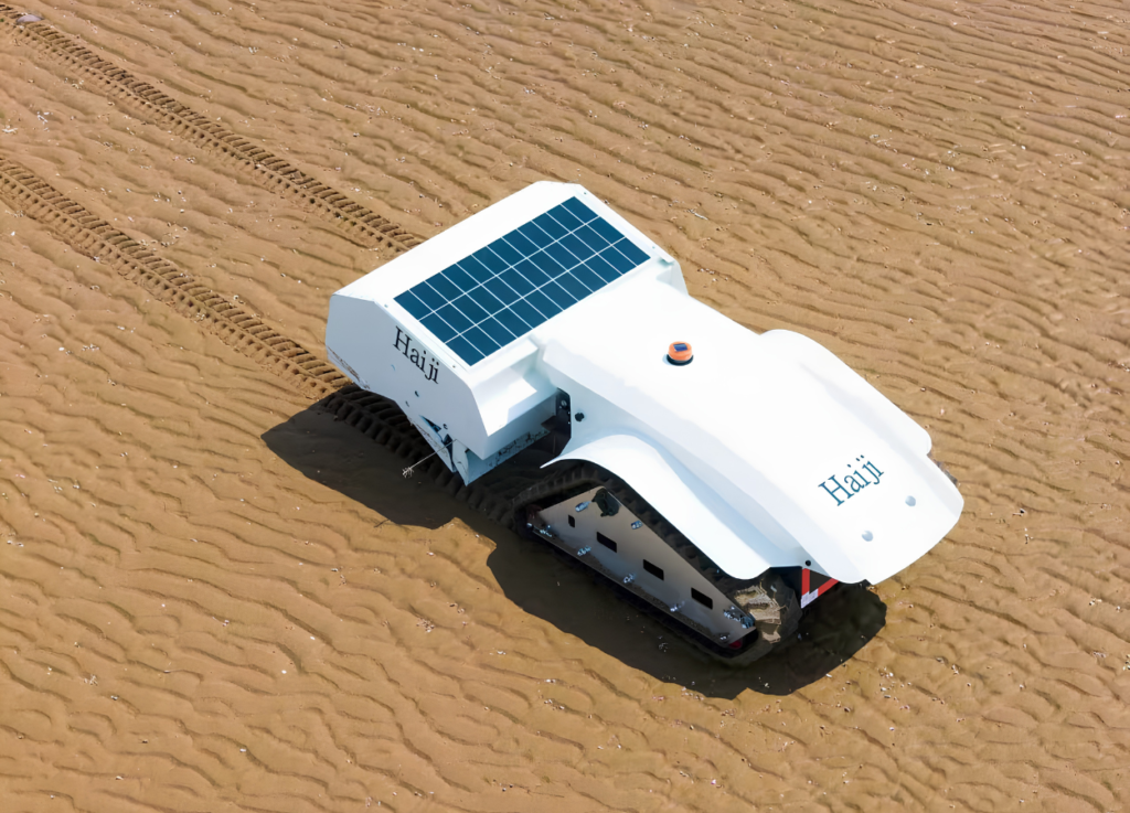 The world's first smart beach robot has successfully completed test and officially launched!